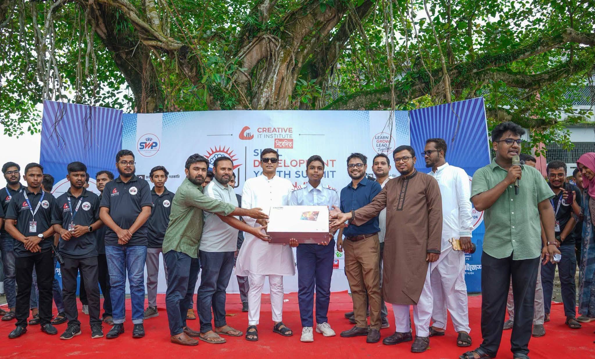 স্বপ্নের মঞ্চে মেধার সর্বোচ্চ স্বীকৃতি